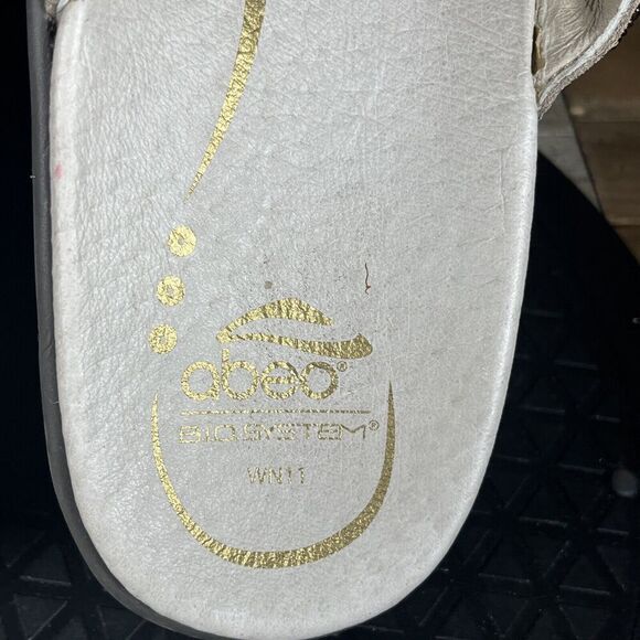 ABEO BioSystem Brown Beaded Flip Flops Platform Sandals Womens Size 11 - Picture 6 of 10